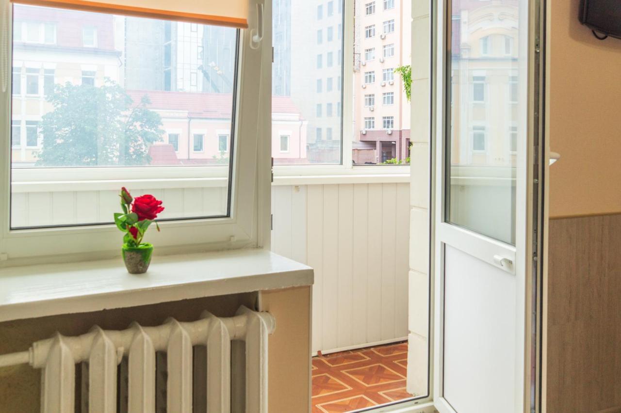 1 Комнатная Квартира По Улице Предславинская, 12 Kiev Exterior foto